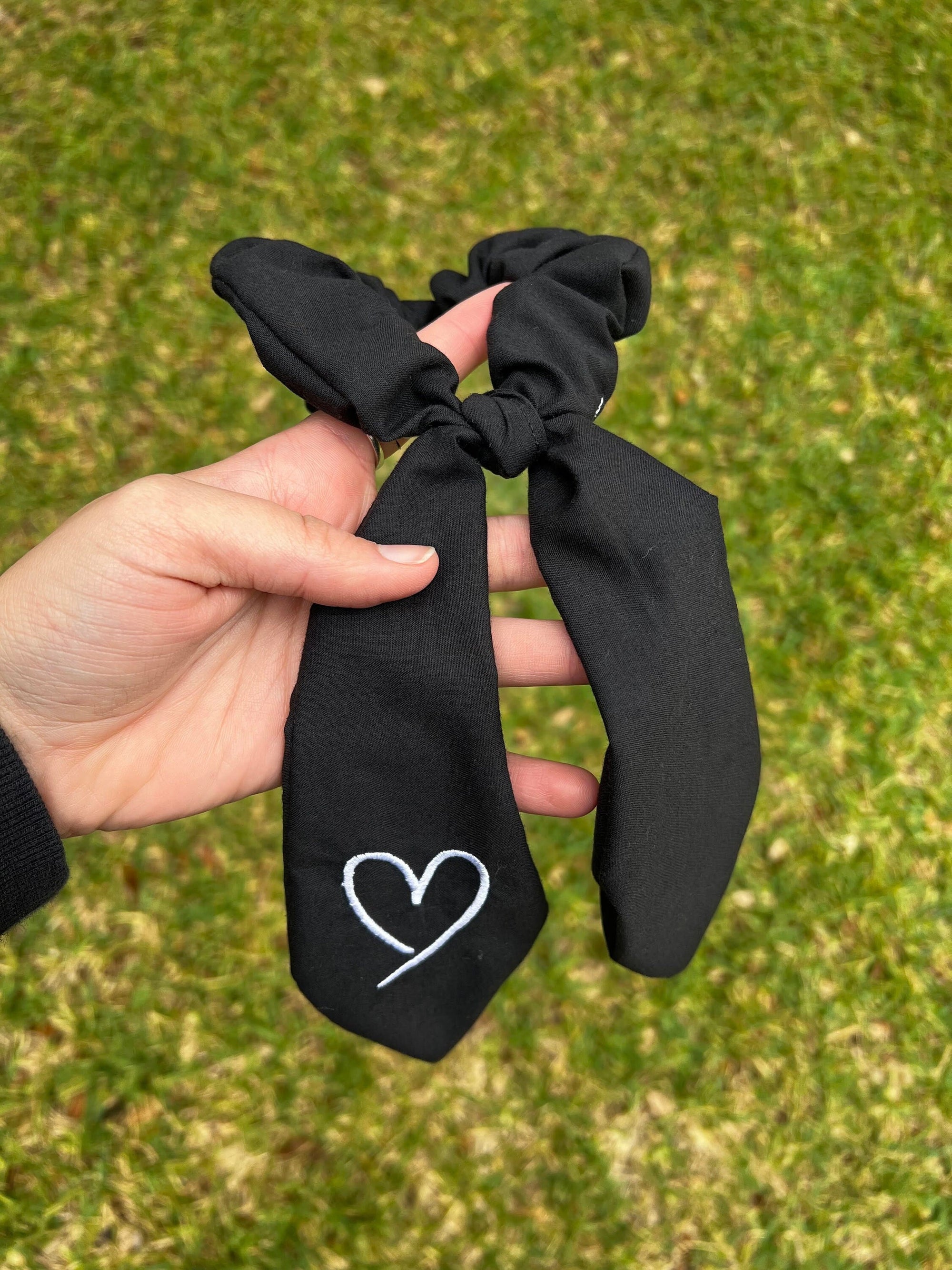 Embroidered Heart Bow Scrunchie