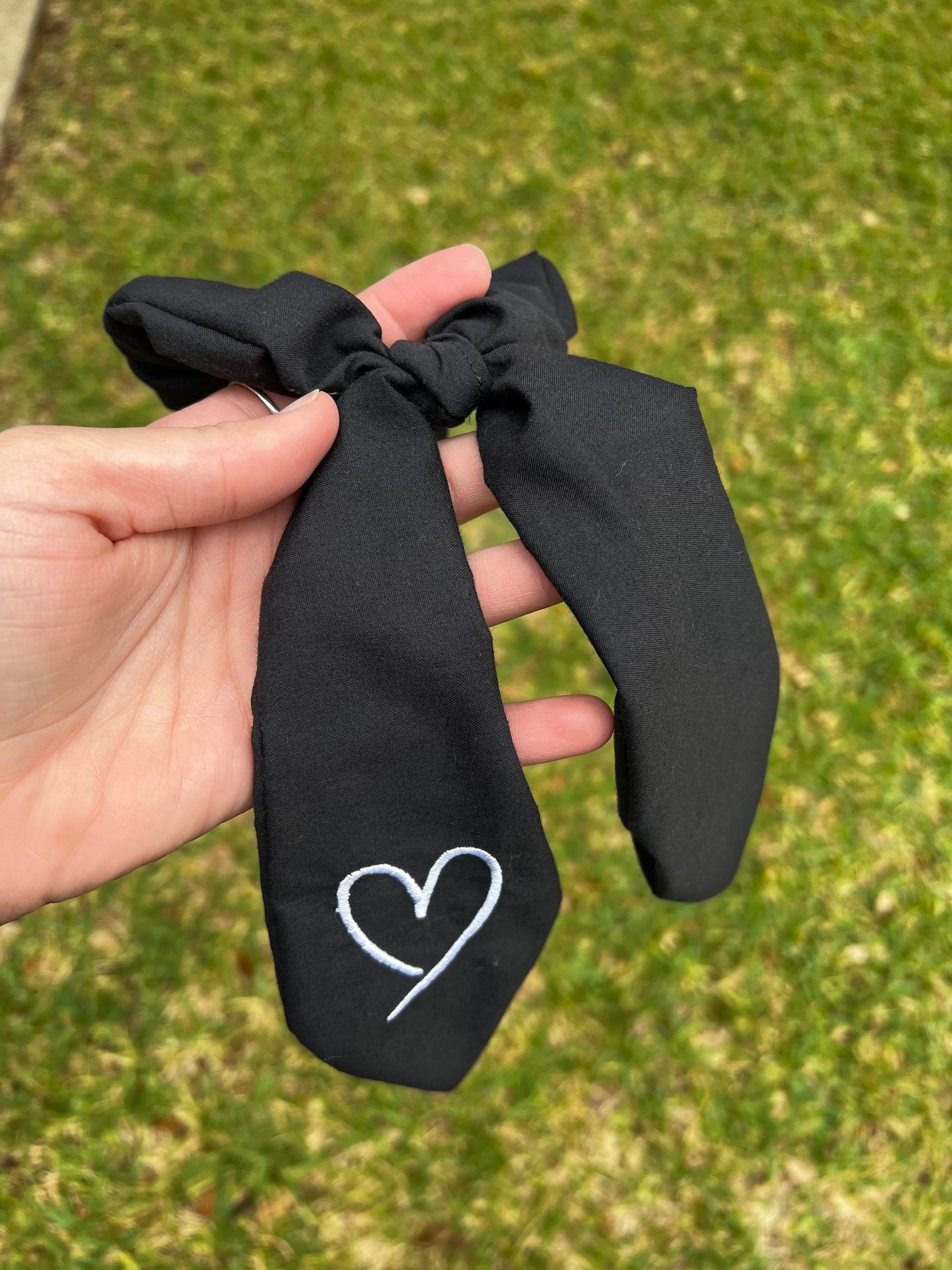 Embroidered Heart Bow Scrunchie