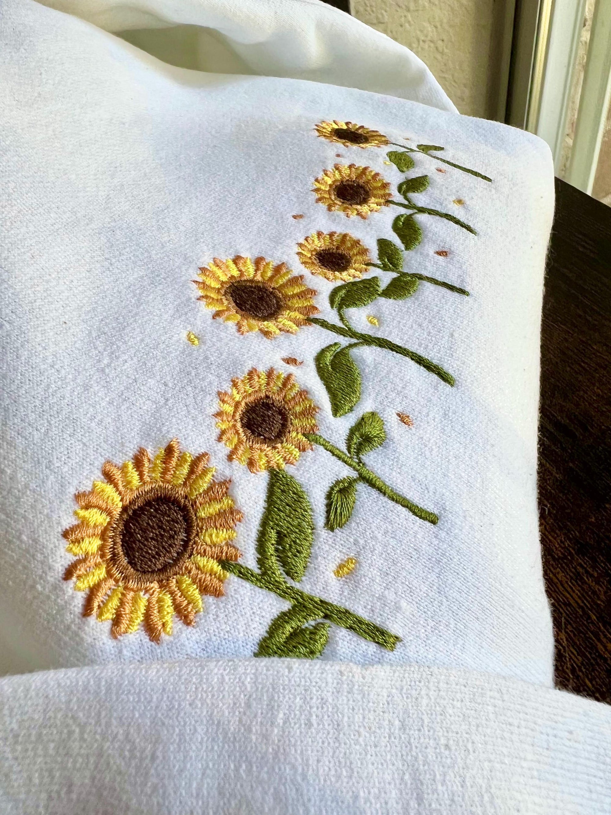 Sunflower Crewneck Sweatshirt | White