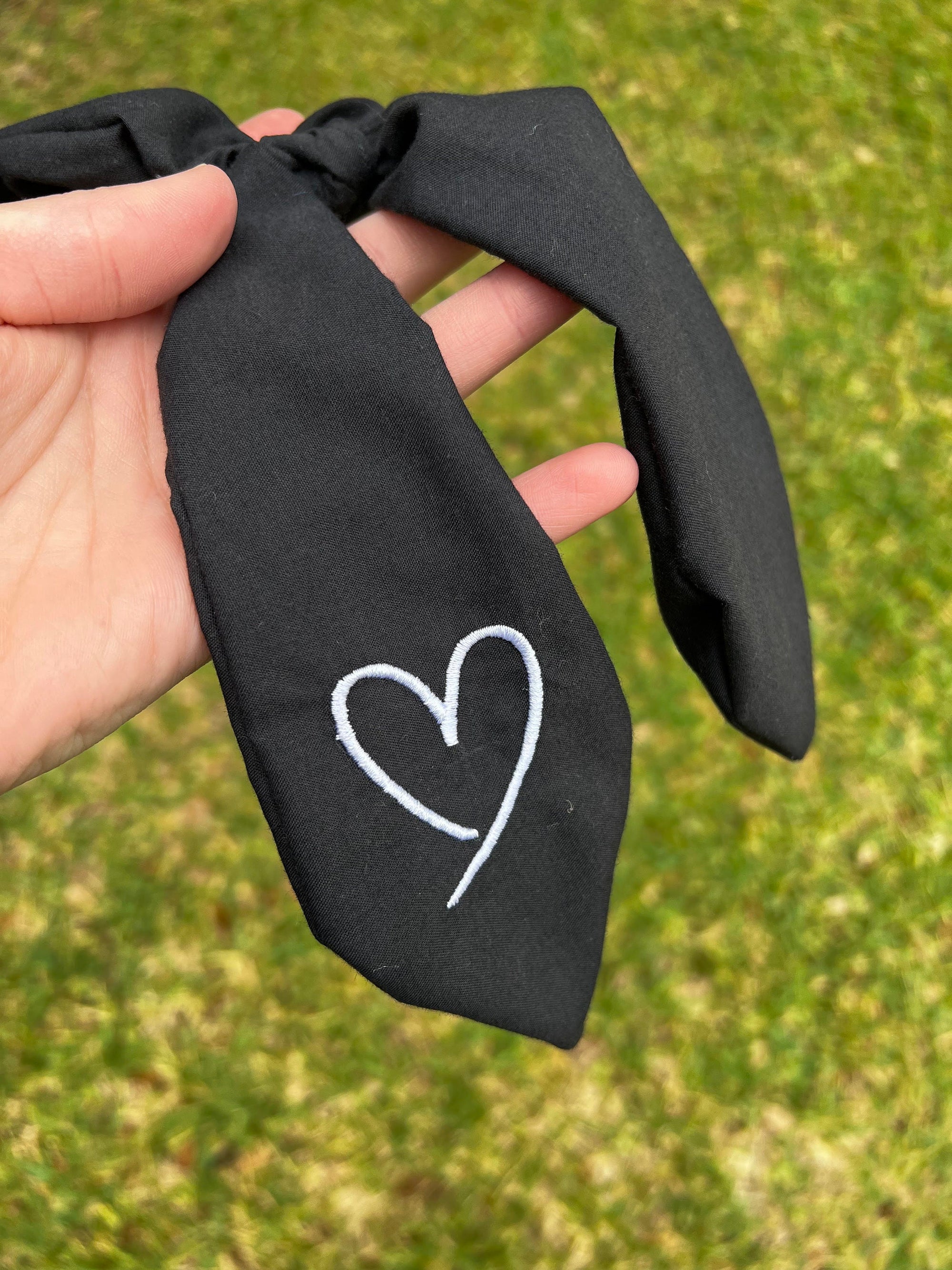 Embroidered Heart Bow Scrunchie
